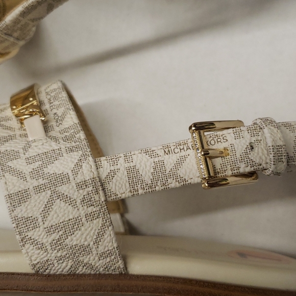 New MK logo Michael Kors Vanilla white flat sandal - Picture 5 of 6